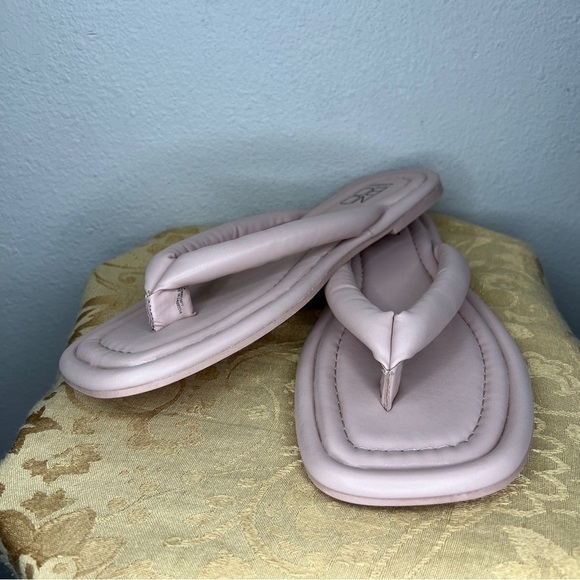 Size 8 Mauve Pink Pastel Slip On Sandals Shoes Flat Barbiecore - Picture 8 of 8